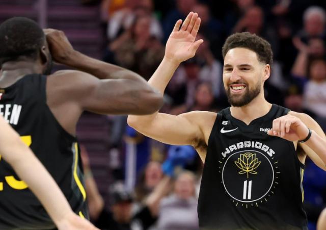 开云体育入口-【现场】一秒风平浪静一秒急风骤雨 勇士主场现魔力