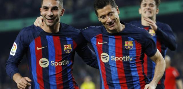 开云体育在线-“废人”费兰突成最佳，哈维有资本变阵三前锋打曼联