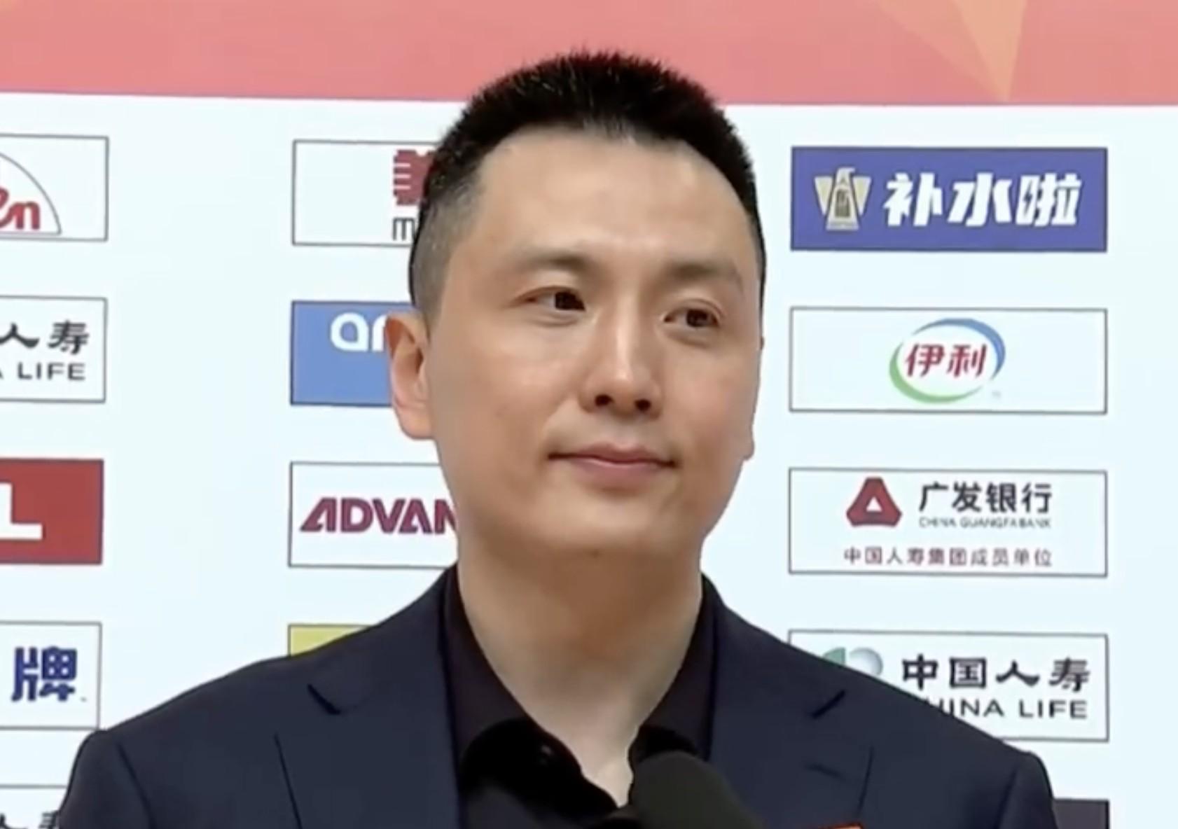 开云体育官网-卢伟：开局思想不太重视，靠王哲林、洛夫顿冲击内线拿下比赛